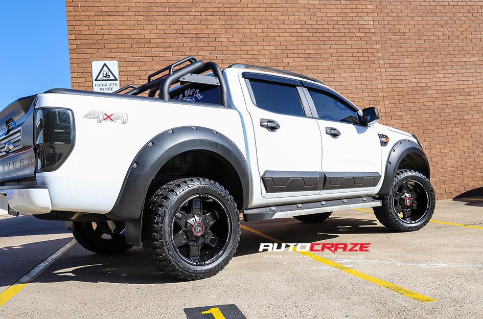 FORD RANGER AB811 SATIN BLACK GLOSS INSERTS